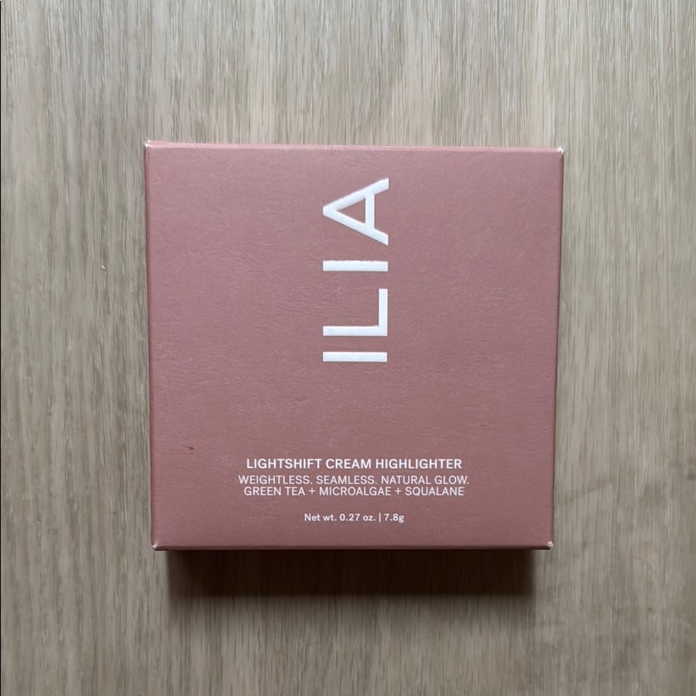 ILIA Lightshift Cream Highlighter in shade Glint